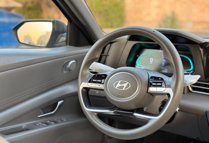 مستعملة Hyundai Elantra عملية فيس ليفت VII (CN7)، 1.5 لتر، 2025 في المملكة العربية السعودية، جدة من Rawafid Al Barakah Cars معرض روافد البركة للسيارات، اللون رمادي.  | AUTO.AE | إعلان #296356 — صورة 20 من 23