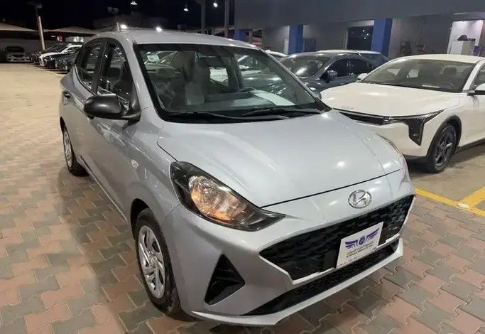 مستعملة Hyundai Grand i10 II (AI3 / Nios), 1.2 l, 2023 في في المملكة العربية السعودية, جدة من معرض الأسطورة الحديث للسيارات، اللون فضي. أخرى | AUTO.AE | إعلان #277706