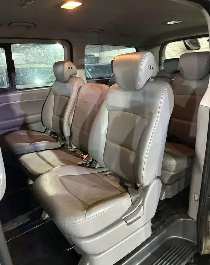 Подержанный Hyundai H-1 II (TQ) Рестайлинг 2, 2.5 л, 2020 в Саудовская Аравия, Джидда от Manarat Al Tayseer شركة منارة التيسير Серебристый цвет. Корейская | AUTO.AE | Объявление #295482 — фото 13 из 14