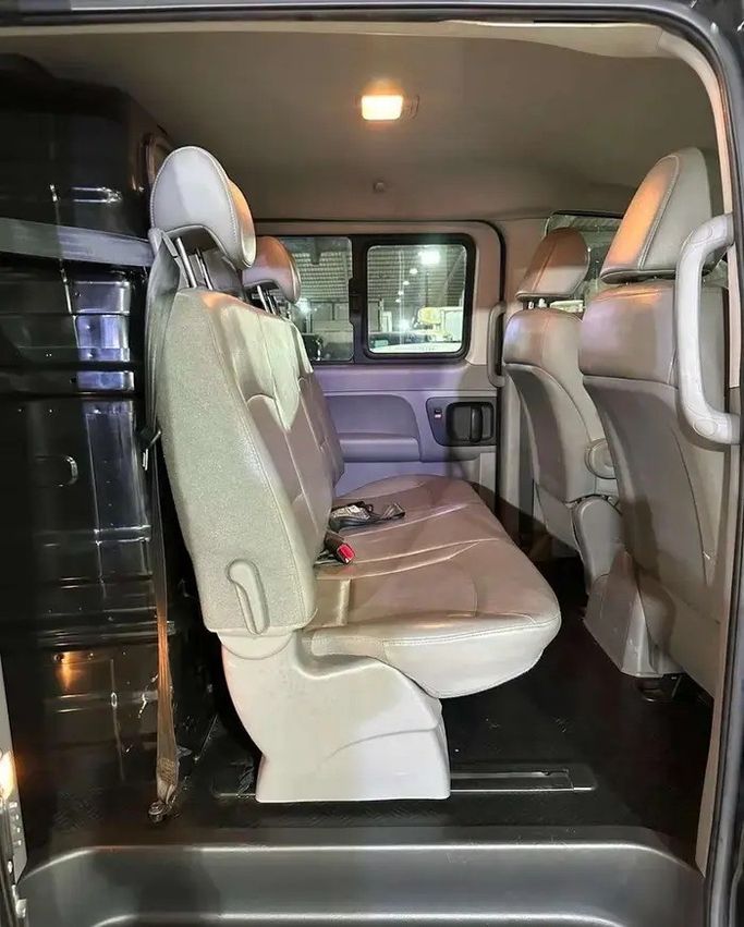 مستعملة Hyundai H-1 فيس ليفت الثاني 2، 2.5 لتر، 2021 في المملكة العربية السعودية، جدة من Manarat Al Tayseer شركة منارة التيسير، اللون أسود.  | AUTO.AE | إعلان #295575 — صورة 13 من 13