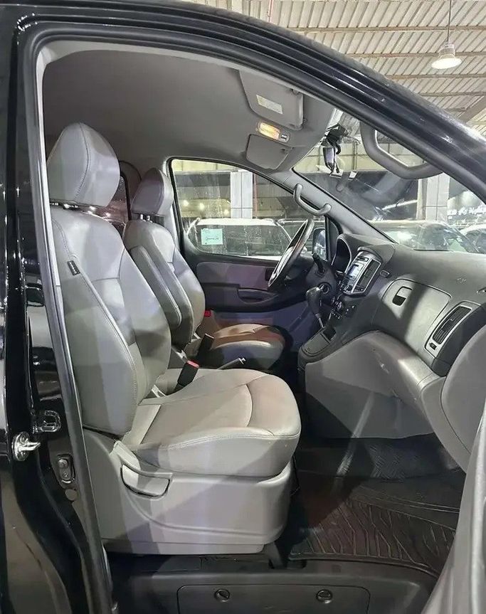 مستعملة Hyundai H-1 فيس ليفت الثاني 2، 2.5 لتر، 2021 في المملكة العربية السعودية، جدة من Manarat Al Tayseer شركة منارة التيسير، اللون أسود.  | AUTO.AE | إعلان #295890 — صورة 12 من 14