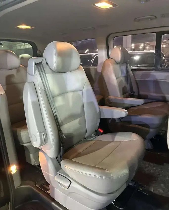 مستعملة Hyundai H-1 فيس ليفت الثاني 2، 2.5 لتر، 2021 في المملكة العربية السعودية، جدة من Manarat Al Tayseer شركة منارة التيسير، اللون أسود.  | AUTO.AE | إعلان #295890 — صورة 10 من 14