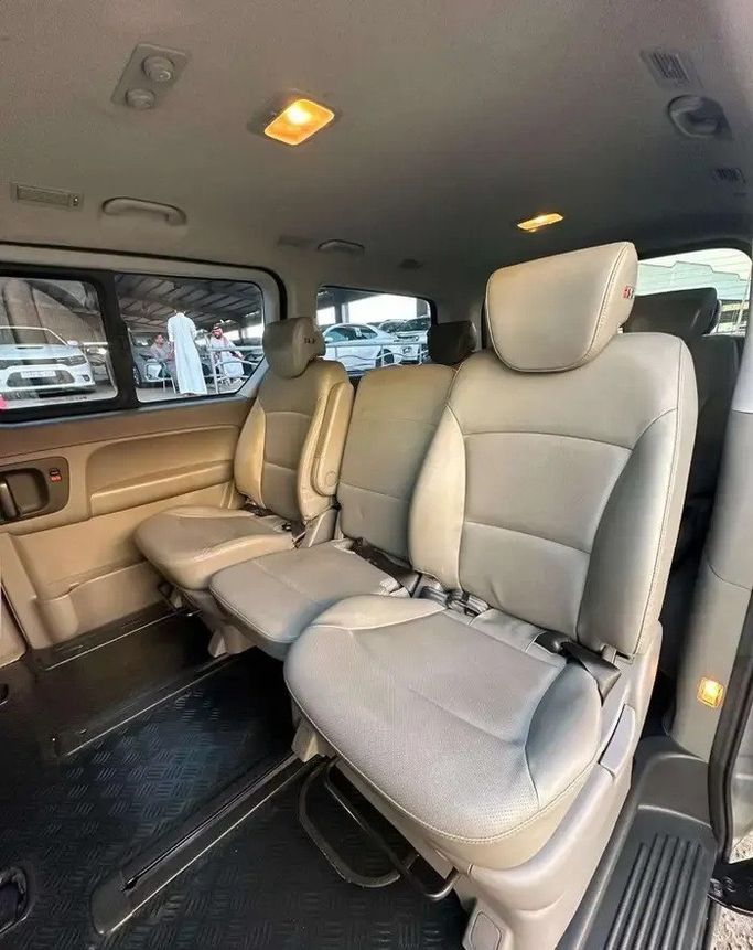 مستعملة Hyundai H-1 فيس ليفت الثاني 2، 2.5 لتر، 2021 في المملكة العربية السعودية، جدة من Manarat Al Tayseer شركة منارة التيسير، اللون فضي.  | AUTO.AE | إعلان #295893 — صورة 16 من 17
