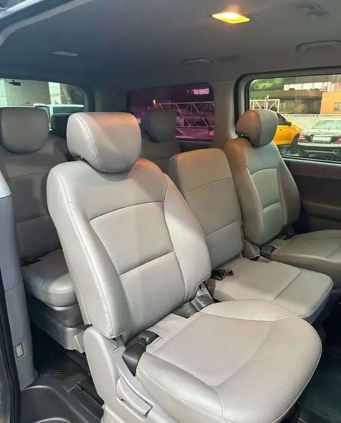 مستعملة Hyundai H-1 فيس ليفت الثاني 2، 2.5 لتر، 2021 في المملكة العربية السعودية، جدة من Manarat Al Tayseer شركة منارة التيسير، اللون فضي. المواصفات الكورية | AUTO.AE | إعلان #295911 — صورة 10 من 10