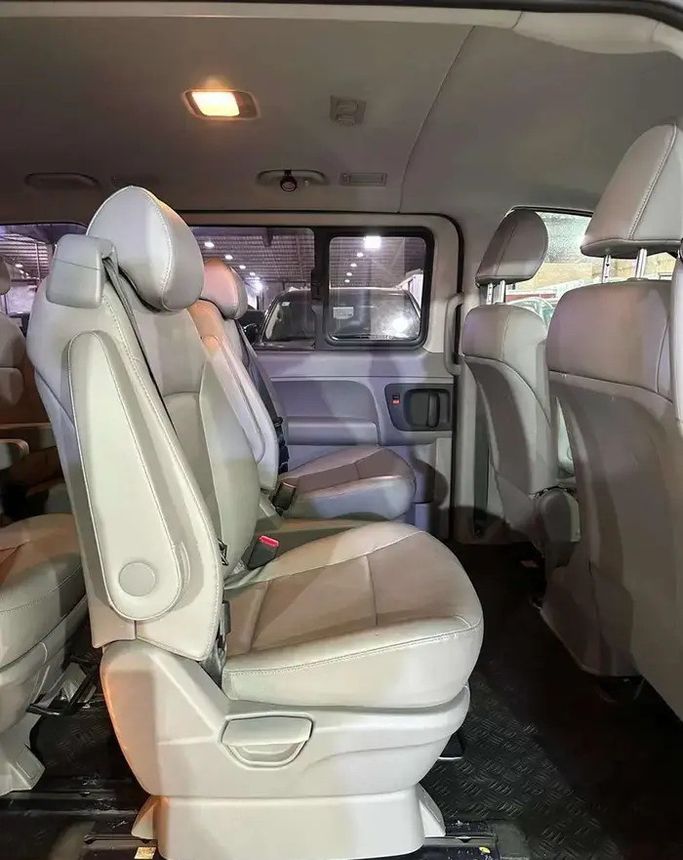 مستعملة Hyundai H-1 فيس ليفت الثاني 2، 2.5 لتر، 2021 في المملكة العربية السعودية، جدة من Manarat Al Tayseer شركة منارة التيسير، اللون أسود. المواصفات الكورية | AUTO.AE | إعلان #295943 — صورة 12 من 12