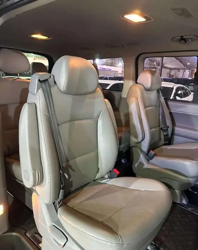 مستعملة Hyundai H-1 فيس ليفت الثاني 2، 2.5 لتر، 2021 في المملكة العربية السعودية، جدة من Manarat Al Tayseer شركة منارة التيسير، اللون أسود. المواصفات الكورية | AUTO.AE | إعلان #295943 — صورة 10 من 12