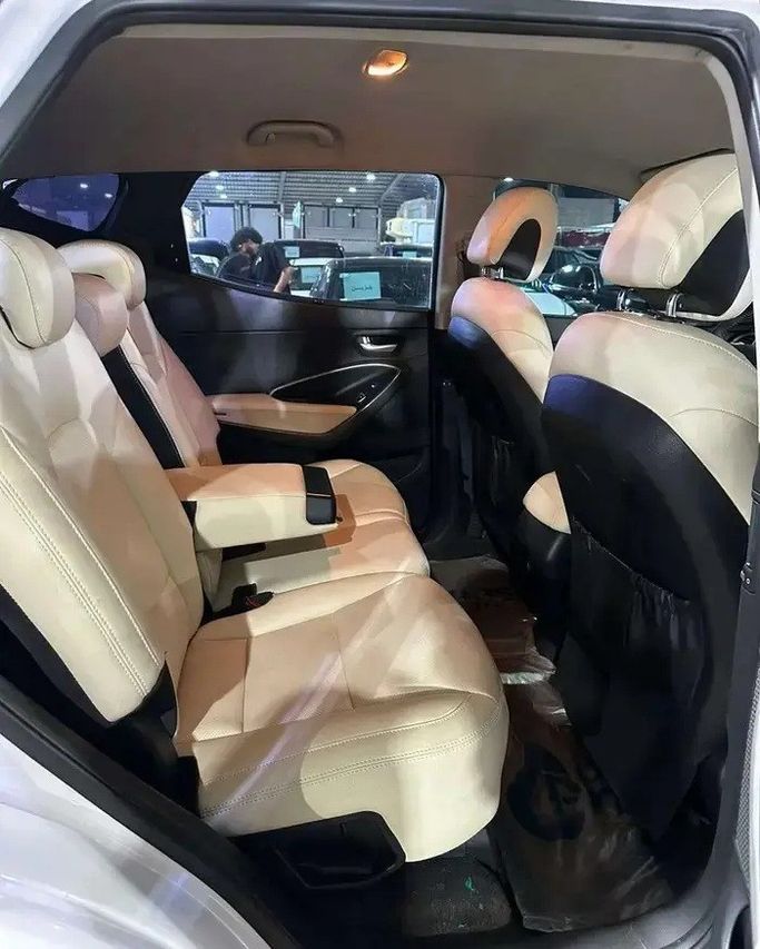 مستعملة Hyundai Santa Fe ثالثاً، 2.2 لتر، 2015 في المملكة العربية السعودية، جدة من Manarat Al Tayseer شركة منارة التيسير، اللون أبيض. المواصفات الكورية | AUTO.AE | إعلان #295922 — صورة 15 من 15