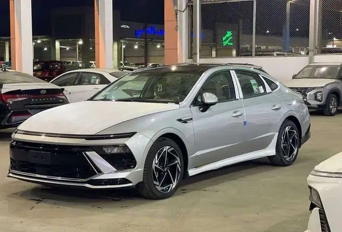 جديدة Hyundai Sonata عملية فيس ليفت VIII (DN8), 2.5 l, 2026 في في المملكة العربية السعودية, جدة من شركة رواج للسيارات، اللون فضي.  | AUTO.AE | إعلان #278300