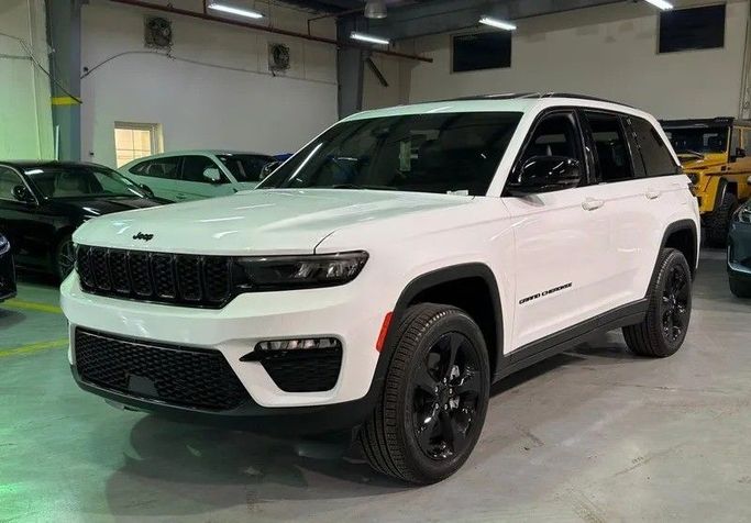 Подержанный Jeep Grand Cherokee V (WL), 3.6 л, 2023 в Саудовская Аравия, Джидда от Edition One Белый цвет.  | AUTO.AE | Объявление #246843