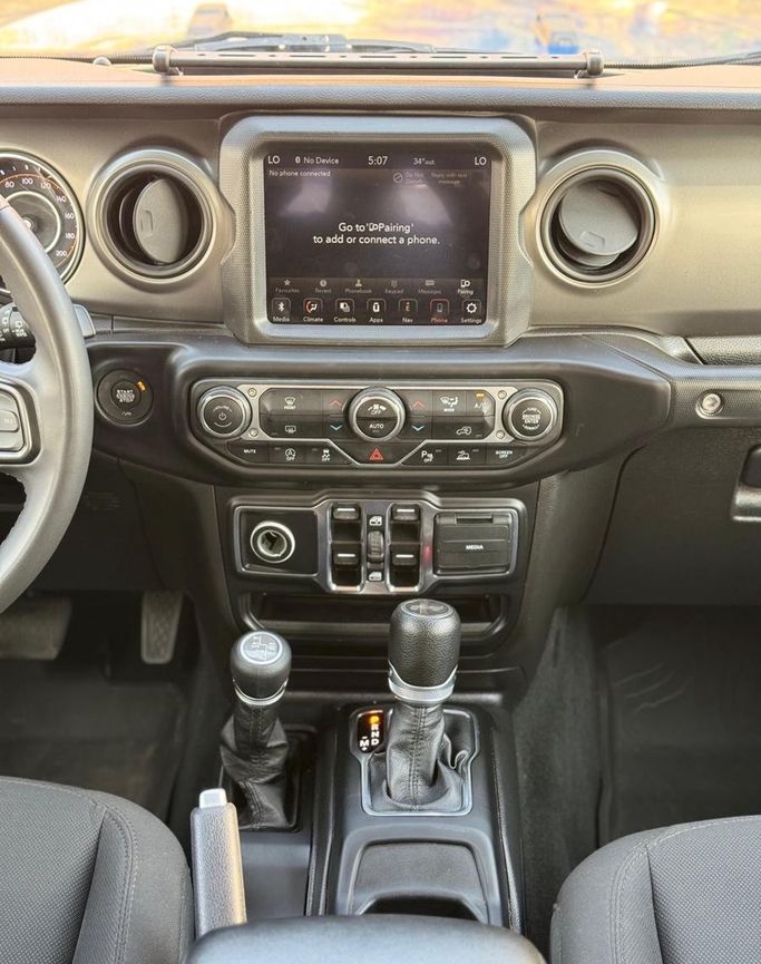Подержанный Jeep Wrangler IV (JL), 2.0 л, 2023 в Саудовская Аравия, Джидда от Ideal Experience Trading ايديال اكسبيرينس للتجارة Синий цвет.  | AUTO.AE | Объявление #296321 — фото 12 из 19