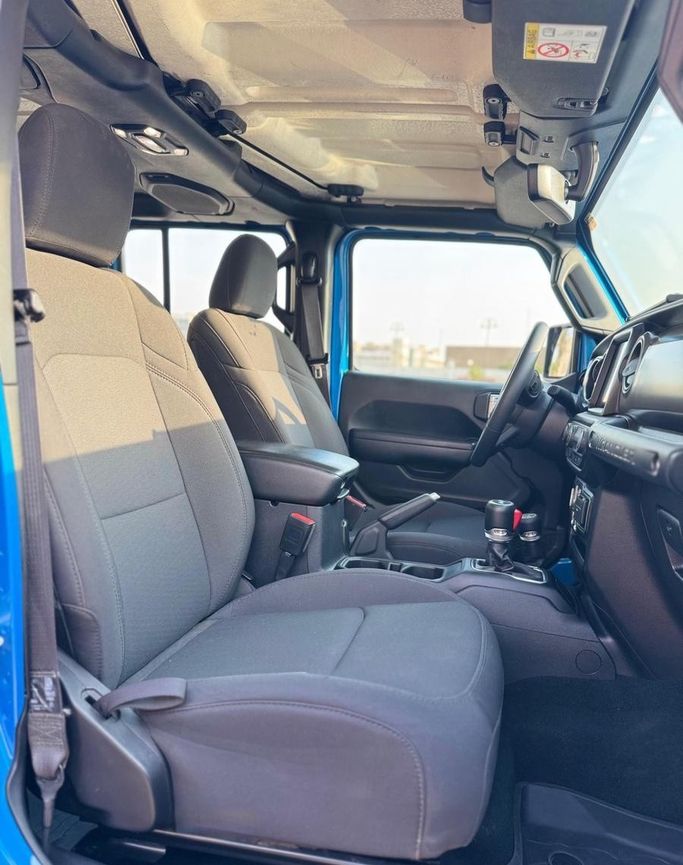 Подержанный Jeep Wrangler IV (JL), 2.0 л, 2023 в Саудовская Аравия, Джидда от Ideal Experience Trading ايديال اكسبيرينس للتجارة Синий цвет.  | AUTO.AE | Объявление #296321 — фото 14 из 19