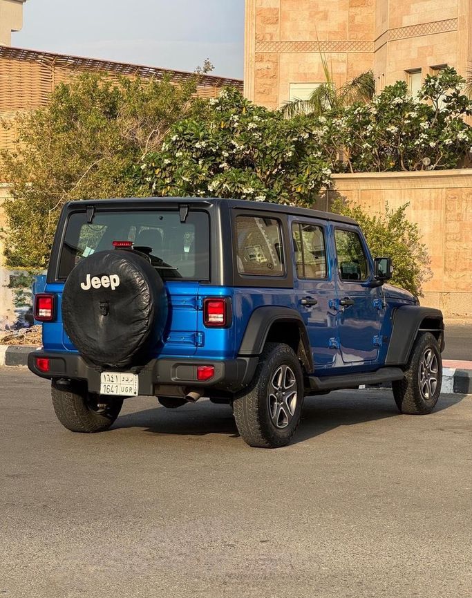 Подержанный Jeep Wrangler IV (JL), 2.0 л, 2023 в Саудовская Аравия, Джидда от Ideal Experience Trading ايديال اكسبيرينس للتجارة Синий цвет.  | AUTO.AE | Объявление #296321 — фото 10 из 19