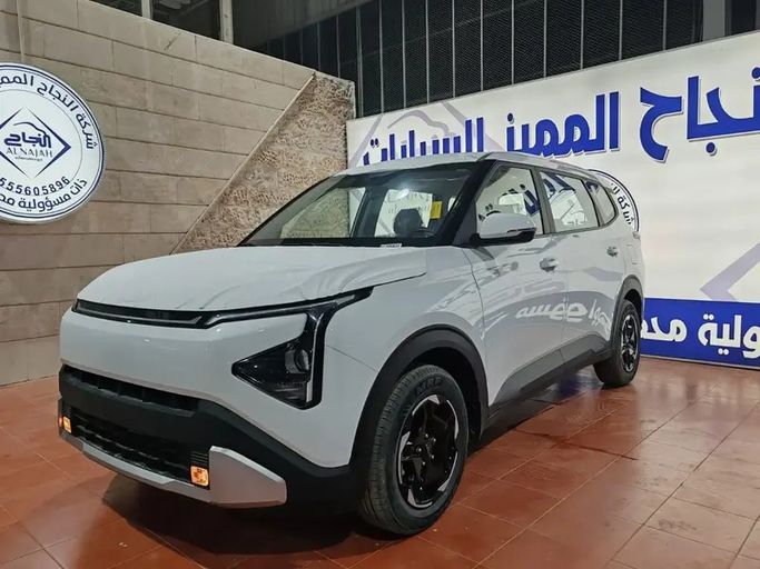 Новый Kia Carens IV (KY), 1.5 л, 2026 в Саудовская Аравия, Джидда от Al Najah Autos شركة النجاح المميز للسيارات Белый цвет. Other | AUTO.AE