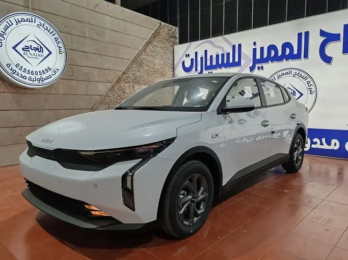 Новый Kia K3 III (BL7), 1.6 л, 2026 в Саудовская Аравия, Джидда от Al Najah Autos شركة النجاح المميز للسيارات Белый цвет. Other | AUTO.AE