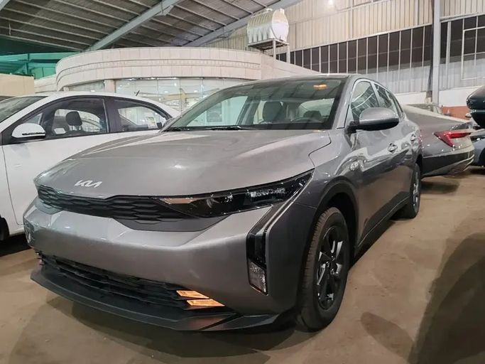 Новый Kia K3 III (BL7), 1.6 л, 2026 в Саудовская Аравия, Джидда от Al Najah Autos شركة النجاح المميز للسيارات Серый цвет. Other | AUTO.AE