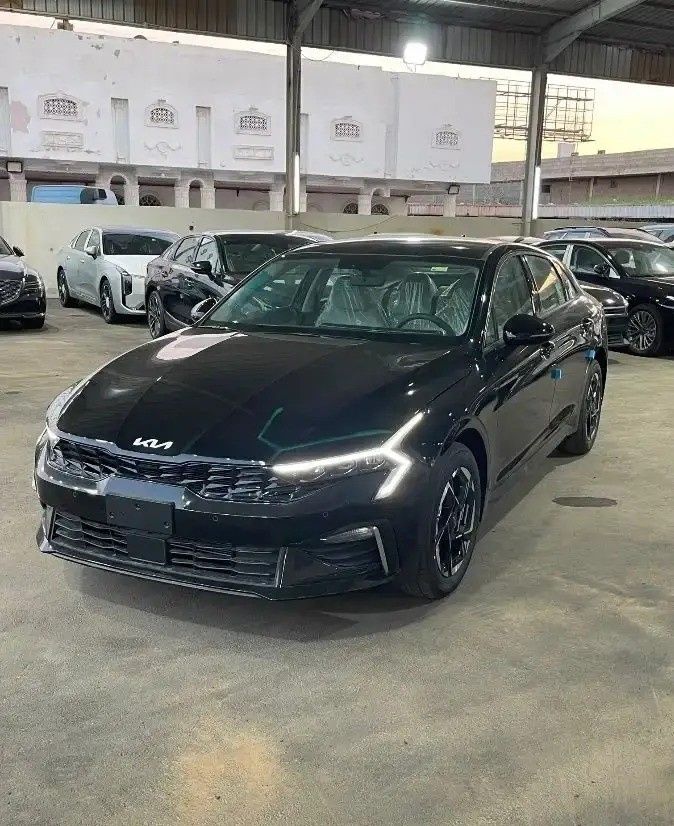 جديدة Kia K5 ثالثاً فيس ليفت, 2.5 l, 2026 في في المملكة العربية السعودية, جدة من Prime Car، اللون أسود.  | AUTO.AE | إعلان #275006