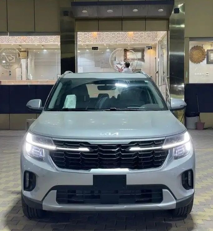 جديدة Kia Seltos أنا فيس ليفت, 1.5 l, 2026 في في المملكة العربية السعودية, جدة من Nada Al Jazeera شركة ندى الجزيرة للسيارات، اللون فضي.  | AUTO.AE | إعلان #275429
