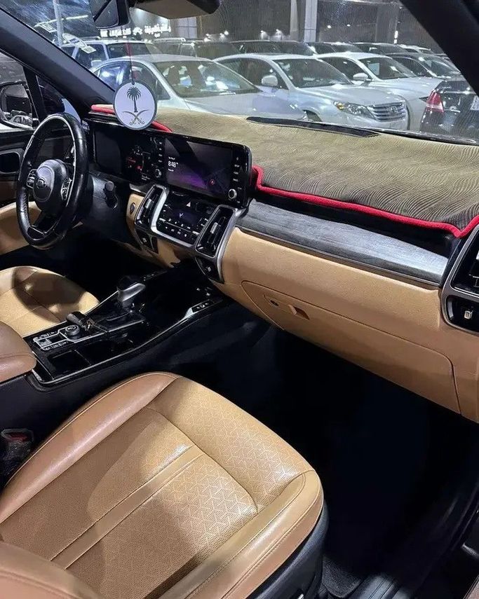 مستعملة Kia Sorento رابعاً، 2.2 لتر، 2021 في المملكة العربية السعودية، جدة من Manarat Al Tayseer شركة منارة التيسير، اللون بني. المواصفات الكورية | AUTO.AE | إعلان #295907 — صورة 12 من 18