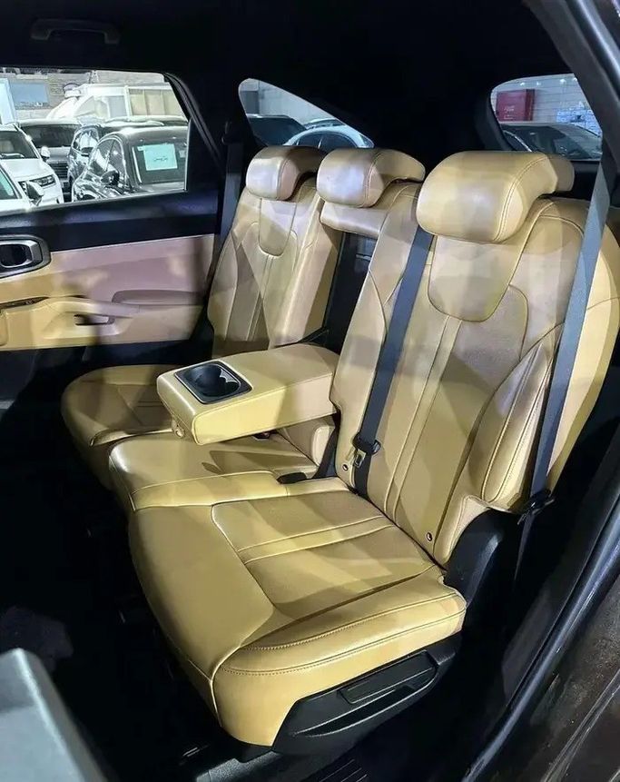 مستعملة Kia Sorento رابعاً، 2.2 لتر، 2021 في المملكة العربية السعودية، جدة من Manarat Al Tayseer شركة منارة التيسير، اللون بني. المواصفات الكورية | AUTO.AE | إعلان #295907 — صورة 17 من 18
