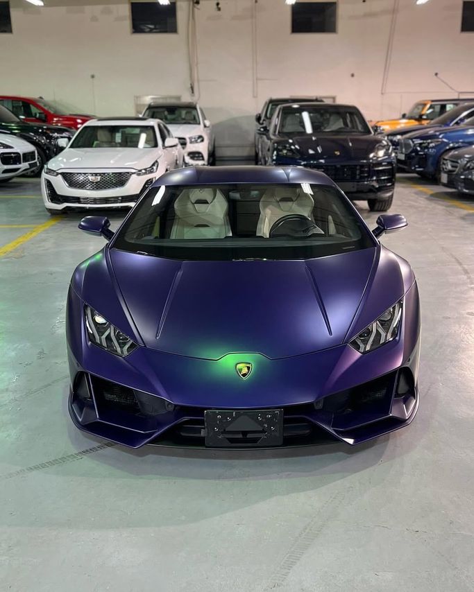 مستعملة Lamborghini Huracán EVO RWD أنا فيس ليفت, 5.2 l, 2020 في في المملكة العربية السعودية, جدة من Edition One، اللون بنفسجي.  | AUTO.AE | إعلان #246243