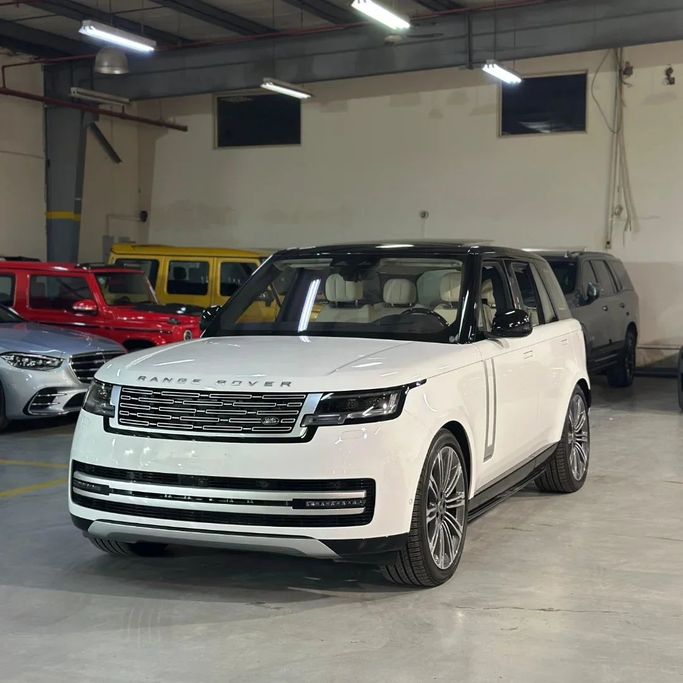 Used Land Rover Range Rover P530 MHEV V, 4.4 l, 2024 in Saudi Arabia, Jeddah by Edition One, White color.  | AUTO.AE