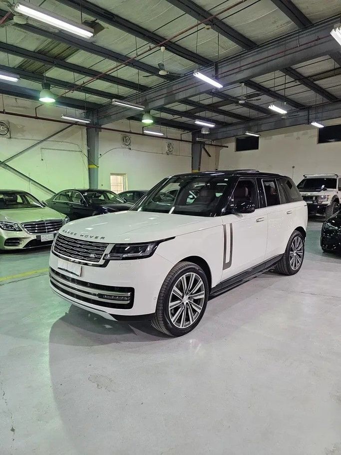Подержанный Land Rover Range Rover P360 MHEV V (L460), 3.0 л, 2023 в Саудовская Аравия, Джидда от Edition One Белый цвет.  | AUTO.AE | Объявление #246592