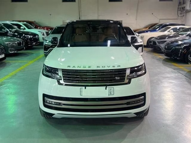 Подержанный Land Rover Range Rover P360 MHEV V (L460), 3.0 л, 2023 в Саудовская Аравия, Джидда от Edition One Белый цвет.  | AUTO.AE | Объявление #246864