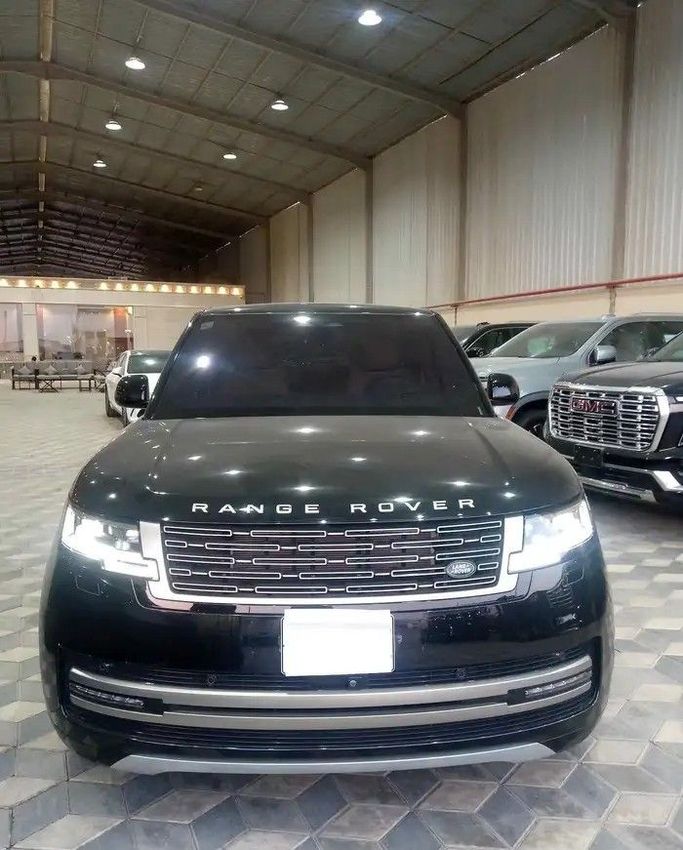 مستعملة Land Rover Range Rover P360 MHEV V, 3.0 l, 2023 في في المملكة العربية السعودية, جدة من Khiyarak Al Mumayaz  معرض خيارك المميز للسيارات، اللون أسود. مواصفات الخليج | AUTO.AE | إعلان #253076
