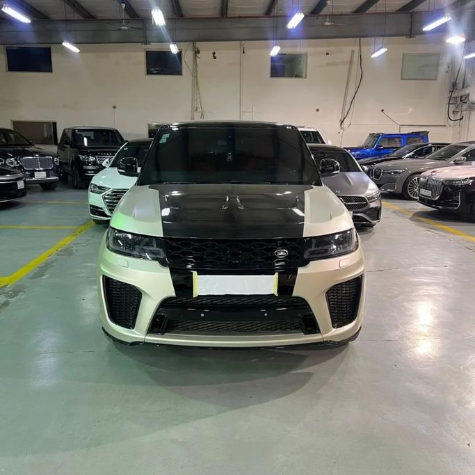 مستعملة Land Rover Range Rover Sport SVR II (L494), 5.0 l, 2014 في في المملكة العربية السعودية, جدة من Edition One، اللون فضي.  | AUTO.AE | إعلان #245907
