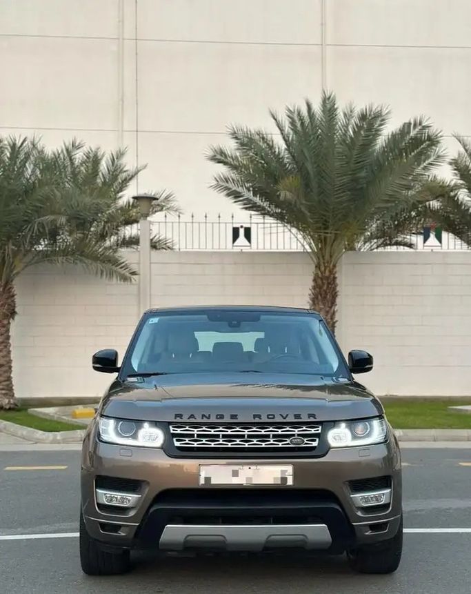 مستعملة Land Rover Range Rover Sport P380 II (L494), 3.0 l, 2014 في في المملكة العربية السعودية, جدة من Al Oun Cars معرض العون للسيارات، اللون بني.  | AUTO.AE | إعلان #276259