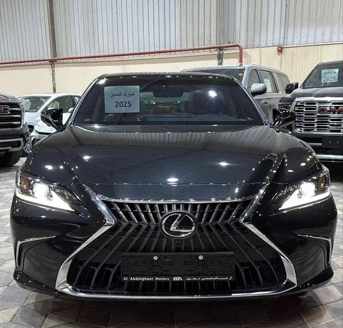 جديدة Lexus ES 350 فيس ليفت السابع, 3.5 l, 2025 في في المملكة العربية السعودية, جدة من Khiyarak Al Mumayaz  معرض خيارك المميز للسيارات، اللون أسود. مواصفات الخليج | AUTO.AE | إعلان #253045
