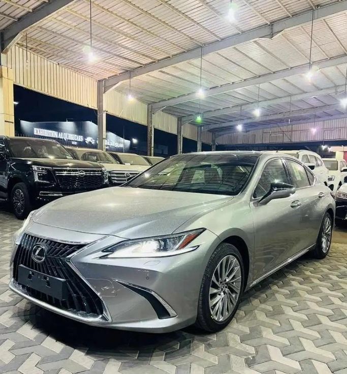 جديدة Lexus ES 350 فيس ليفت السابع, 3.5 l, 2025 في في المملكة العربية السعودية, جدة من Al Ghazi Cars الغازي للسيارات، اللون فضي. أخرى | AUTO.AE | إعلان #279683