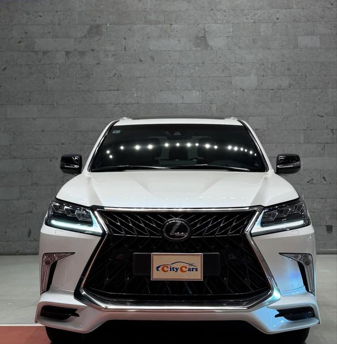 Подержанный Lexus LX 570 III Рестайлинг 2, 5.7 л, 2020 в Саудовская Аравия, Джидда от CIty Cars Белый цвет.  | AUTO.AE