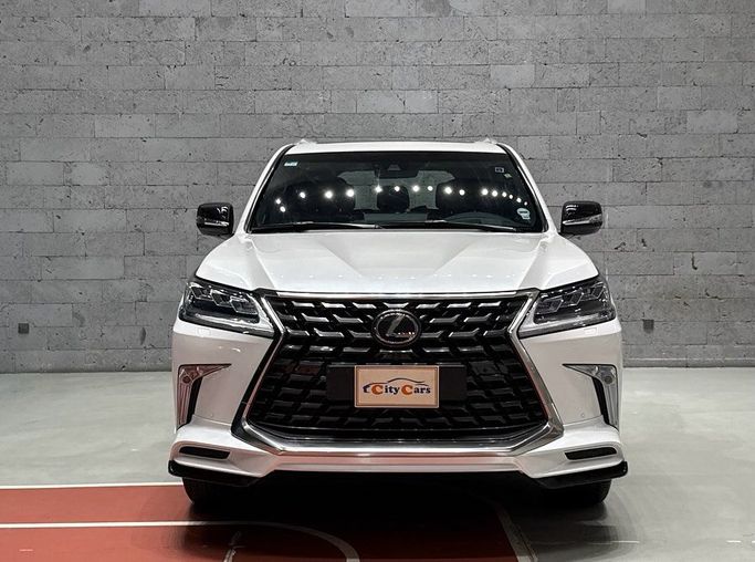 Подержанный Lexus LX 570 III Рестайлинг 2, 5.7 л, 2021 в Саудовская Аравия, Джидда от CIty Cars Белый цвет.  | AUTO.AE