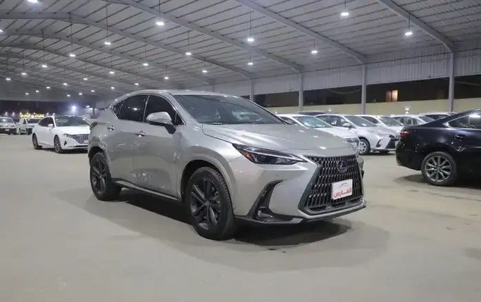 جديدة Lexus NX 350h ثانياً, 2.5 l, 2025 في في المملكة العربية السعودية, جدة من Al Faris معرض الفارس المتجدد للسيارات، اللون فضي.  | AUTO.AE | إعلان #278523