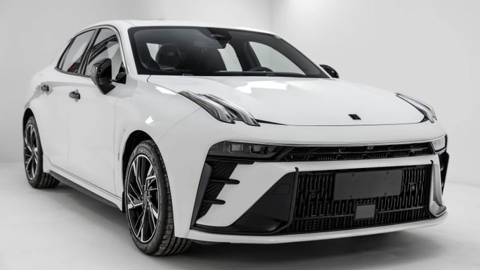 Новый Lynk & Co 03 I Рестайлинг, 2.0 л, 2024 в Саудовская Аравия, Джидда от Hala Car شركة هلا كار  Белый цвет.  | AUTO.AE