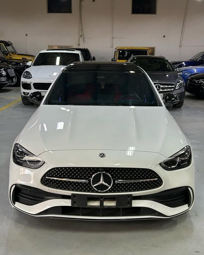 Подержанный Mercedes-Benz C-Class 200 V (W206), 1.5 л, 2023 в Саудовская Аравия, Джидда от Edition One Белый цвет.  | AUTO.AE