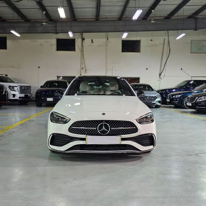 Подержанный Mercedes-Benz C-Class 300 V (W206), 2.0 л, 2023 в Саудовская Аравия, Джидда от Edition One Белый цвет.  | AUTO.AE | Объявление #245872