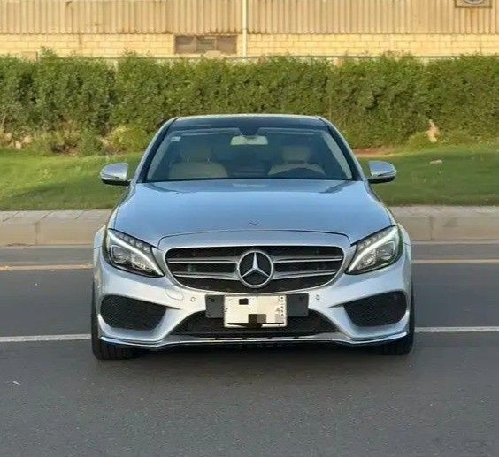 Подержанный Mercedes-Benz C-Class 200 IV (W205), 2.0 л, 2017 в Саудовская Аравия, Джидда от Al Oun Cars معرض العون للسيارات Серебристый цвет.  | AUTO.AE | Объявление #276144