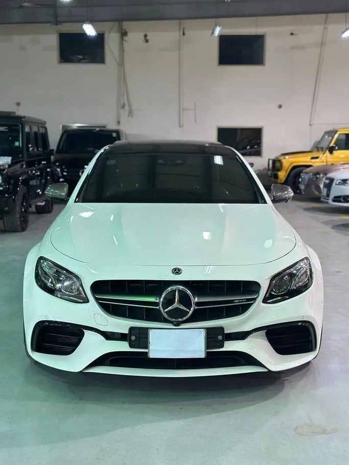 Подержанный Mercedes-Benz E-Class AMG 63 AMG V (W213), 4.0 л, 2019 в Саудовская Аравия, Джидда от Edition One Белый цвет.  | AUTO.AE | Объявление #246663