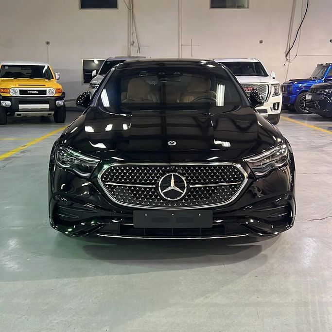 Подержанный Mercedes-Benz E-Class 200 VI (W214, S214), 2.0 л, 2024 в Саудовская Аравия, Джидда от Edition One Черный цвет.  | AUTO.AE