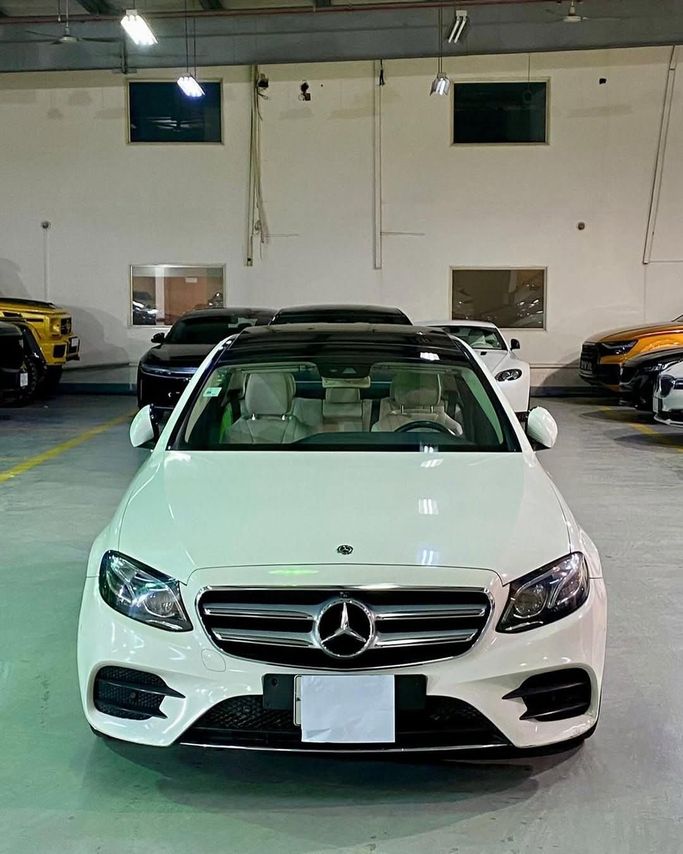 Подержанный Mercedes-Benz E-Class 300 V (W213, S213, C238), 2.0 л, 2018 в Саудовская Аравия, Джидда от Edition One Белый цвет.  | AUTO.AE | Объявление #246113