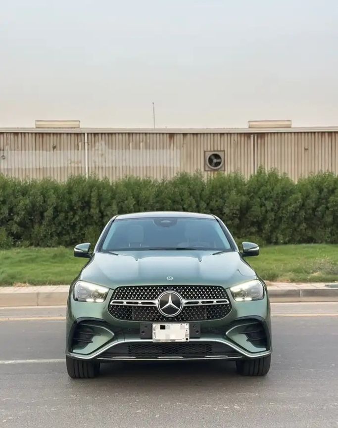 مستعملة Mercedes-Benz GLE Coupe 450 II (C167) فيس ليفت II (C167), 3.0 l, 2024 في في المملكة العربية السعودية, جدة من Al Oun Cars معرض العون للسيارات، اللون أخضر.  | AUTO.AE | إعلان #276240