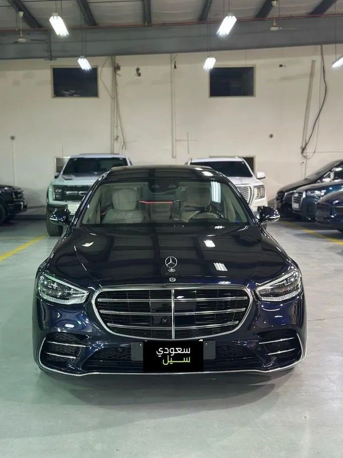 Подержанный Mercedes-Benz S-Class 450 4MATIC VII (W223), 3.0 л, 2023 в Саудовская Аравия, Джидда от Edition One Тёмно-синий цвет.  | AUTO.AE | Объявление #246411