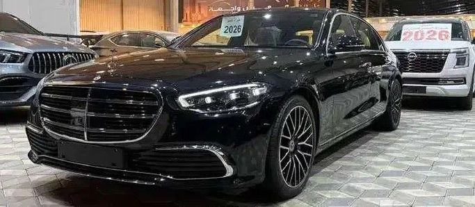 جديدة Mercedes-Benz S-Class 450 4MATIC سابعاً (W223), 3.0 l, 2026 في في المملكة العربية السعودية, جدة من Khiyarak Al Mumayaz  معرض خيارك المميز للسيارات، اللون أسود.  | AUTO.AE | إعلان #252354