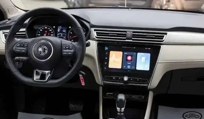 جديدة MG 5 (GT) أنا فيس ليفت، 1.5 لتر، 2025 في المملكة العربية السعودية، جدة من TM شركة التموين الحديث، اللون فضي.  | AUTO.AE | إعلان #296040 — صورة 10 من 11