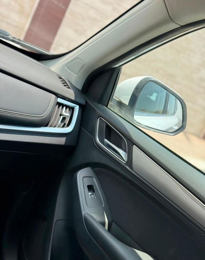 مستعملة MG RX5 I، 1.5 لتر، 2023 في المملكة العربية السعودية، جدة من Rawafid Al Barakah Cars معرض روافد البركة للسيارات، اللون أبيض.  | AUTO.AE | إعلان #296369 — صورة 18 من 19