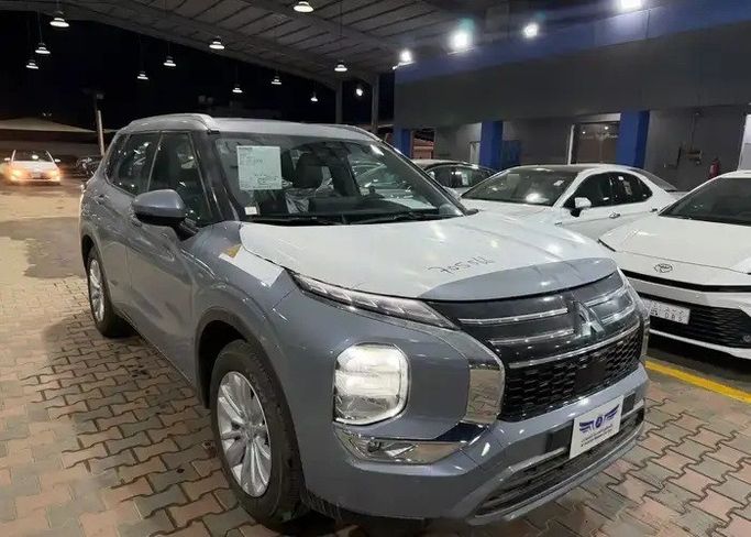 جديدة Mitsubishi Outlander فيس ليفت IV, 2.5 l, 2026 في في المملكة العربية السعودية, جدة من معرض الأسطورة الحديث للسيارات، اللون رمادي. أخرى | AUTO.AE | إعلان #277970