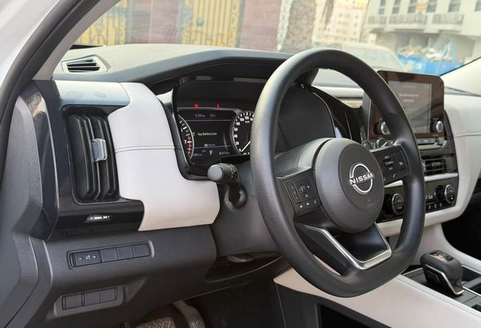 Подержанный Nissan Pathfinder V, 3.5 л, 2024 в Саудовская Аравия, Джидда от Ideal Experience Trading ايديال اكسبيرينس للتجارة Белый цвет.  | AUTO.AE | Объявление #296319 — фото 13 из 20