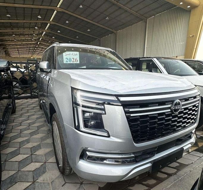 جديدة Nissan Patrol سابعاً (Y63), 3.8 l, 2026 في في المملكة العربية السعودية, جدة من Khiyarak Al Mumayaz  معرض خيارك المميز للسيارات، اللون فضي.  | AUTO.AE | إعلان #252363